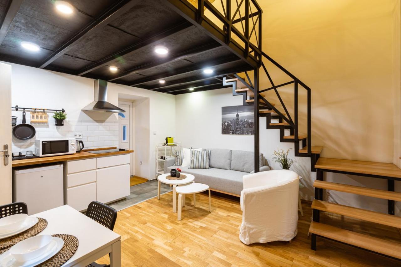 Modern Stylish @ Superb Location
