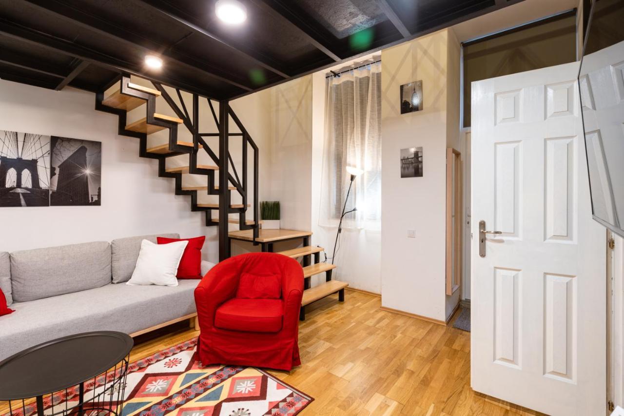 Modern Stylish @ Superb Location *